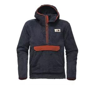 The North Face Campshire Pullover Hoodie